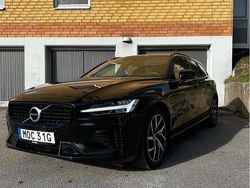 Svart Begagnad 2021 Volvo V60 R-Design Kombi | 359 000 kr (Lite dyr)