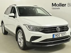 Vit (pure white) Begagnad 2022 VW Tiguan Life SUV | 279 900 kr (Bra pris)