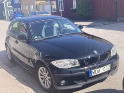 Svart Begagnad 2005 BMW 116 Advantage Halvkombi | 48 500 kr (Marknadspris)