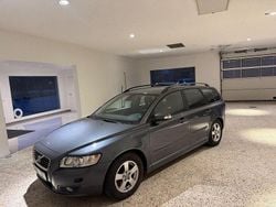 Grå Begagnad 2009 Volvo V50 Momentum Kombi | 29 900 kr (Bra pris)