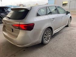 Silver Begagnad 2017 Toyota Avensis Active Kombi | 174 900 kr (Lite dyr)
