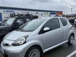 Silver Begagnad 2009 Toyota Aygo Halvkombi | 34 900 kr (Marknadspris)