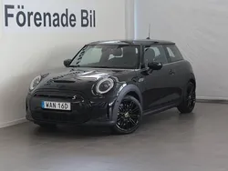 Svart (midnight svart) Begagnad 2023 Mini Cooper SE Halvkombi | 259 000 kr (Dyr)
