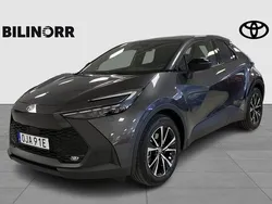 Mörkgrå Ny 2024 Toyota C-HR Style SUV | 414 900 kr (Marknadspris)