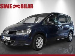 Mörkblå Begagnad 2013 VW Sharan Minibuss | 124 900 kr (Marknadspris)