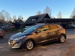 Begagnad 2017 Hyundai i30 Premium Halvkombi | 117 000 kr (Bra pris)