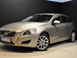 Ljusbrun (brun) Begagnad 2012 Volvo V60 Momentum Kombi | 124 000 kr (Lite dyr)