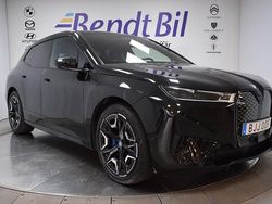 Svart Begagnad 2022 BMW iX Sport Line SUV | 669 500 kr (Marknadspris)