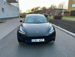 Svart Begagnad 2020 Tesla Model 3 Long Range Sedan | 249 000 kr (Bra pris)