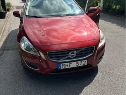 Röd Begagnad 2012 Volvo V60 Momentum Kombi | 45 000 kr (Superpris)