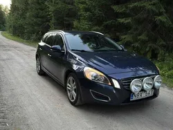 Blå Begagnad 2013 Volvo V60 Summum Kombi | 90 000 kr (Marknadspris)