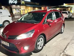 Röd Begagnad 2017 Toyota Verso Multidrive S Minibuss | 175 000 kr (Bra pris)