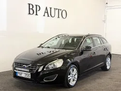 Svart Begagnad 2012 Volvo V60 Momentum Kombi | 119 900 kr (Marknadspris)