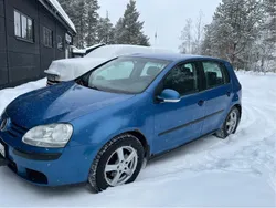 Blå Begagnad 2005 VW Golf IV Trendline Halvkombi | 25 000 kr (Marknadspris)