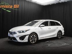Vit Begagnad 2022 Kia Ceed Advance Halvkombi | 229 800 kr (Superpris)