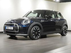 Svart Begagnad 2022 Mini Cooper Halvkombi | 239 500 kr (Marknadspris)