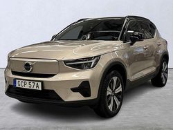 Flerfärgad Begagnad 2022 Volvo XC40 Core SUV | 314 900 kr