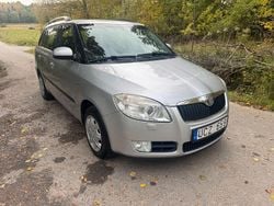 Grå Begagnad 2009 Skoda Fabia Halvkombi | 14 900 kr (Superpris)