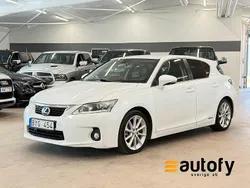 Vit Begagnad 2011 Lexus CT200h Sport Line Halvkombi | 104 900 kr