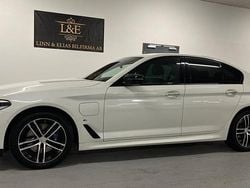 Vit Begagnad 2018 BMW 530 iPerformance Sedan | 299 900 kr
