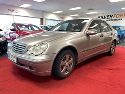 Silver Begagnad 2004 Mercedes C180 Sedan | 39 900 kr (Marknadspris)