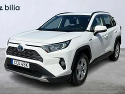 Vit Begagnad 2020 Toyota RAV4 Hybrid Active SUV | 319 900 kr (Marknadspris)