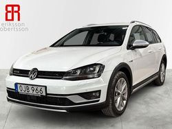 Vit Begagnad 2017 VW Golf Alltrack Kombi | 159 900 kr (Marknadspris)