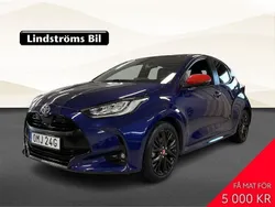 Mörkblå Begagnad 2021 Toyota Yaris Hybrid Style Halvkombi | 239 900 kr (Lite dyr)