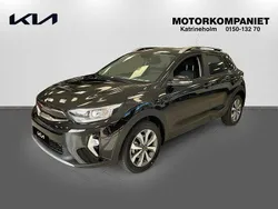 Svart (aurora black pearl metallic) Ny 2025 Kia Stonic Advance SUV | 257 674 kr (Marknadspris)