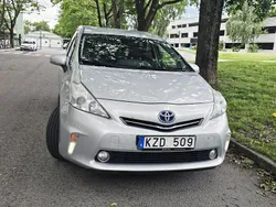 Silver Begagnad 2013 Toyota Prius+ Minibuss | 85 000 kr (Bra pris)