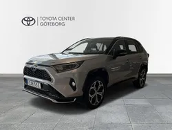Tvåtonslack 1d6/218 (2qy) Begagnad 2021 Toyota RAV4 Hybrid Style SUV | 439 900 kr (Marknadspris)