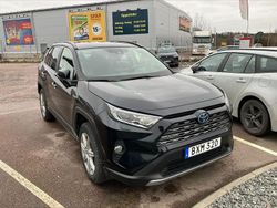Svart Begagnad 2019 Toyota RAV4 Hybrid Executive SUV | 299 900 kr (Marknadspris)