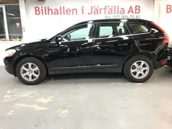 Svart Begagnad 2011 Volvo XC60 Momentum SUV | 139 900 kr (Marknadspris)