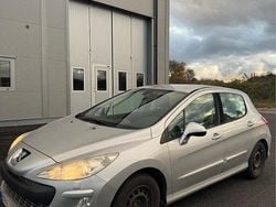 Grå Begagnad 2010 Peugeot 308 Halvkombi | 25 000 kr (Marknadspris)
