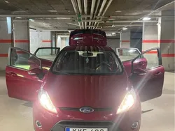 Röd Begagnad 2011 Ford Fiesta Titanium Halvkombi | 60 000 kr (Marknadspris)