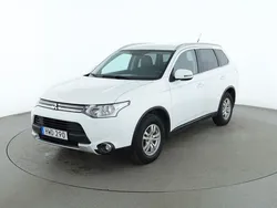 Vit Begagnad 2015 Mitsubishi Outlander SUV | 144 000 kr (Marknadspris)
