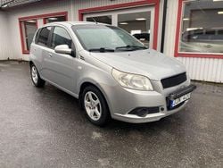 Grå Begagnad 2008 Chevrolet Aveo Halvkombi | 27 900 kr