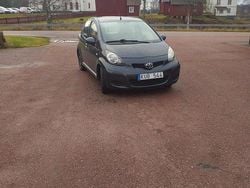 Grå Begagnad 2010 Toyota Aygo Halvkombi | 24 000 kr (Superpris)