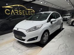 Vit Begagnad 2014 Ford Fiesta Titanium Halvkombi | 59 900 kr (Marknadspris)