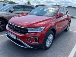 Röd Begagnad 2022 VW T-Roc SUV | 279 000 kr (Marknadspris)