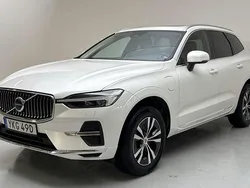 Vit Begagnad 2023 Volvo XC60 Core SUV | 384 900 kr (Bra pris)
