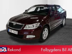 Mörkröd Begagnad 2010 Skoda Octavia Elegance Halvkombi | 38 500 kr (Marknadspris)