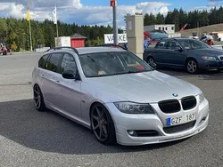 Grå Begagnad 2010 BMW 330 Comfort Edition Kombi | 78 000 kr (Bra pris)