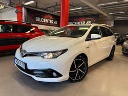 Vit Begagnad 2017 Toyota Auris Touring Sports Kombi | 159 000 kr (Marknadspris)