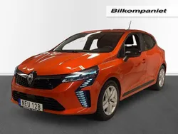 Orange Begagnad 2023 Renault Clio V Halvkombi | 184 000 kr (Marknadspris)