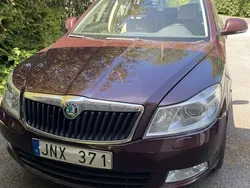 Röd Begagnad 2011 Skoda Octavia Elegance Kombi | 47 000 kr (Superpris)