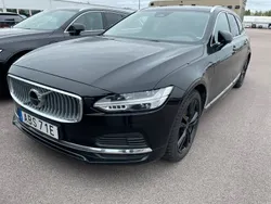 Svart Begagnad 2023 Volvo V90 Core Kombi | 369 000 kr (Marknadspris)
