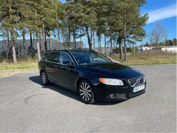 Svart Begagnad 2013 Volvo V70 Momentum Kombi | 99 900 kr (Marknadspris)