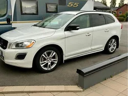 Vit Begagnad 2012 Volvo XC60 R-Design SUV | 79 000 kr (Marknadspris)