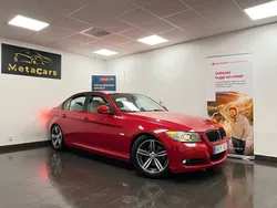 Röd Begagnad 2009 BMW 320 Comfort Edition Sedan | 69 900 kr (Marknadspris)